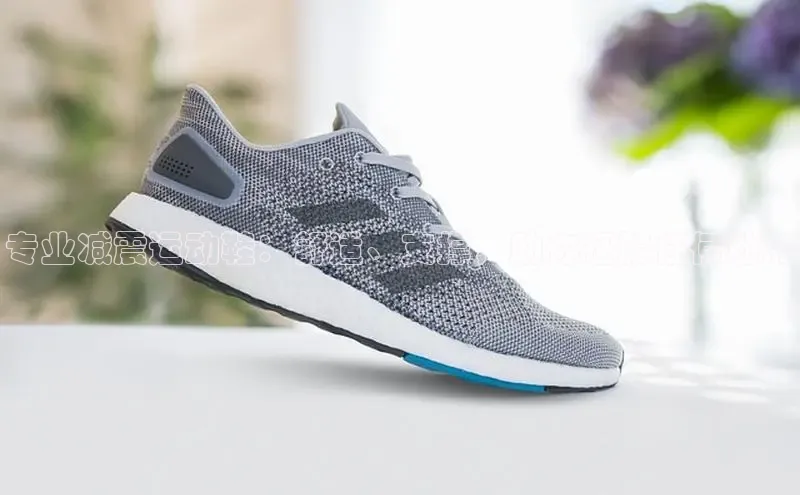 Bsports在线登录入口普信公司专业减震运动鞋：舒适、支撑，助你征服任何地形