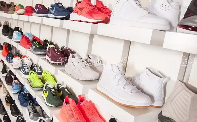 Bsports在线登录入口百度教育雅莹运动鞋：舒适、时尚且经济实惠的完美选择