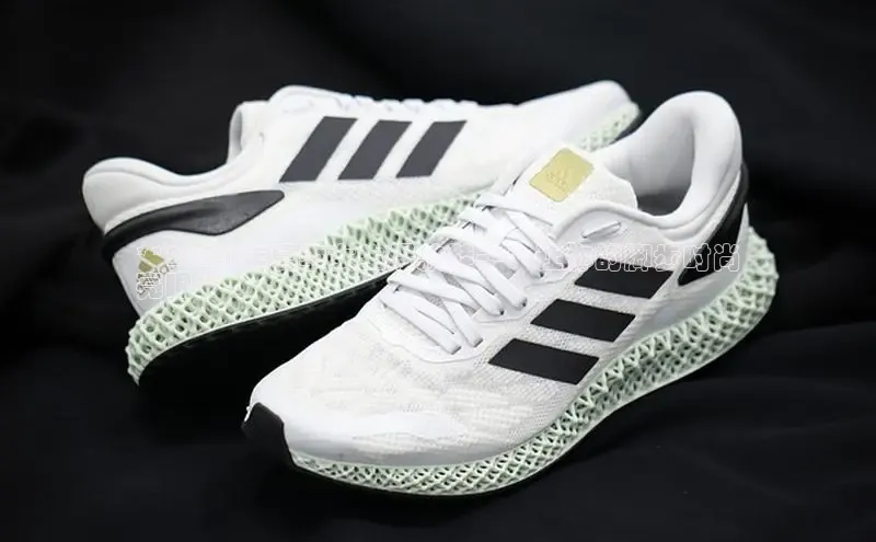 b体育(中国)官方网站百家号**2024 年夏季女生爆款鞋子：让你的脚步时尚
亮眼**