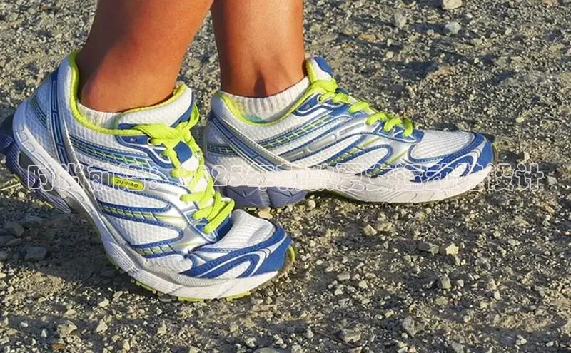 时尚前沿：2025年新款夏女运动鞋设计